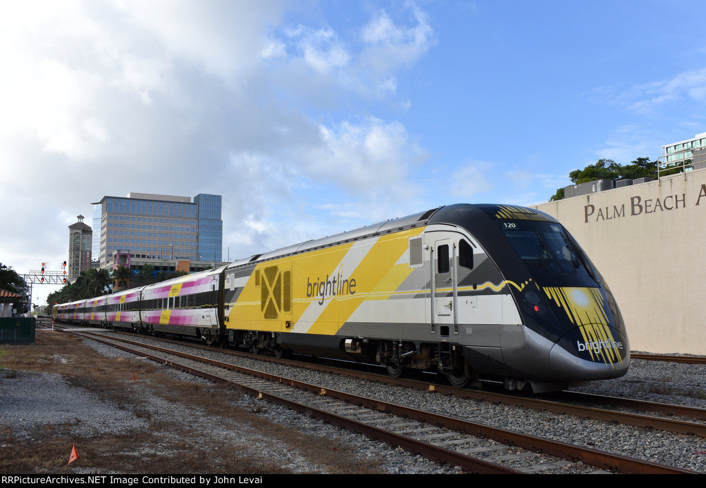 Brightline heading away from WPB Station  